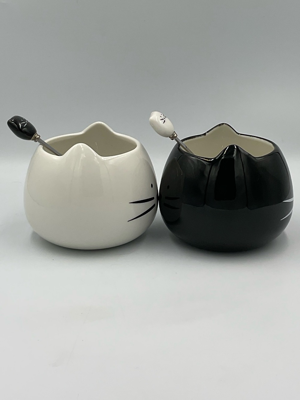 Koolkatkoo Black & White Ceramic Coffee Mug Set with Matching Spoons - Picture 6 of 10